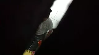 熱布魯內特騎一個黑暗的公雞色情