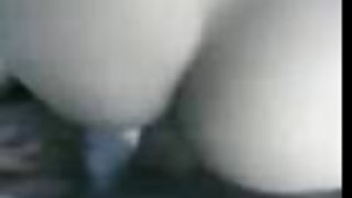 俄羅斯男孩把他的女朋友賣給了色情片