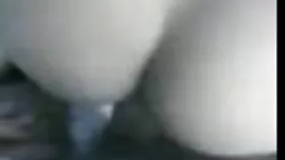 俄羅斯男孩把他的女朋友賣給了色情片