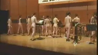 一名19歲的黑髮女子臉上的精子海，來自兩個色情文件