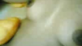 給了犬牙和徹底性交黑髮色情片