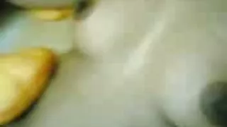 給了犬牙和徹底性交黑髮色情片