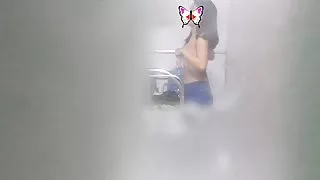 多汁的金發嬉戲與一名年輕男子色情片