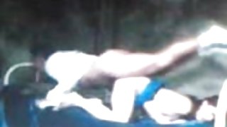 可愛的乳頭從一個男人色情片得到一個偉大的傢伙