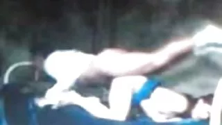 可愛的乳頭從一個男人色情片得到一個偉大的傢伙