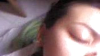 年輕的老師在夫妻深入陰部色情后炸了一個好玩的學生