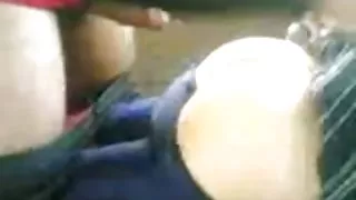 一個巨大的傢伙的黑人有兩個乳頭色情片