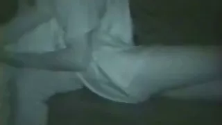 阿姨孜孜不倦地吮吸著年輕的侄子色情片