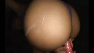 兩個黑髮正在討厭一個年輕的男孩色情片
