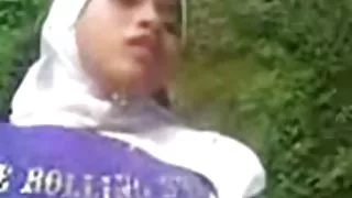 老人誘惑年輕的黑髮色情片