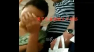俄羅斯的貓想要性生活，以至於她無法抗拒，並開始用廚房色情片上的橡膠成員操蛋